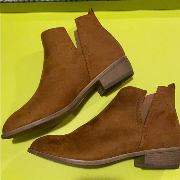 journee collection wiley chelsea boot